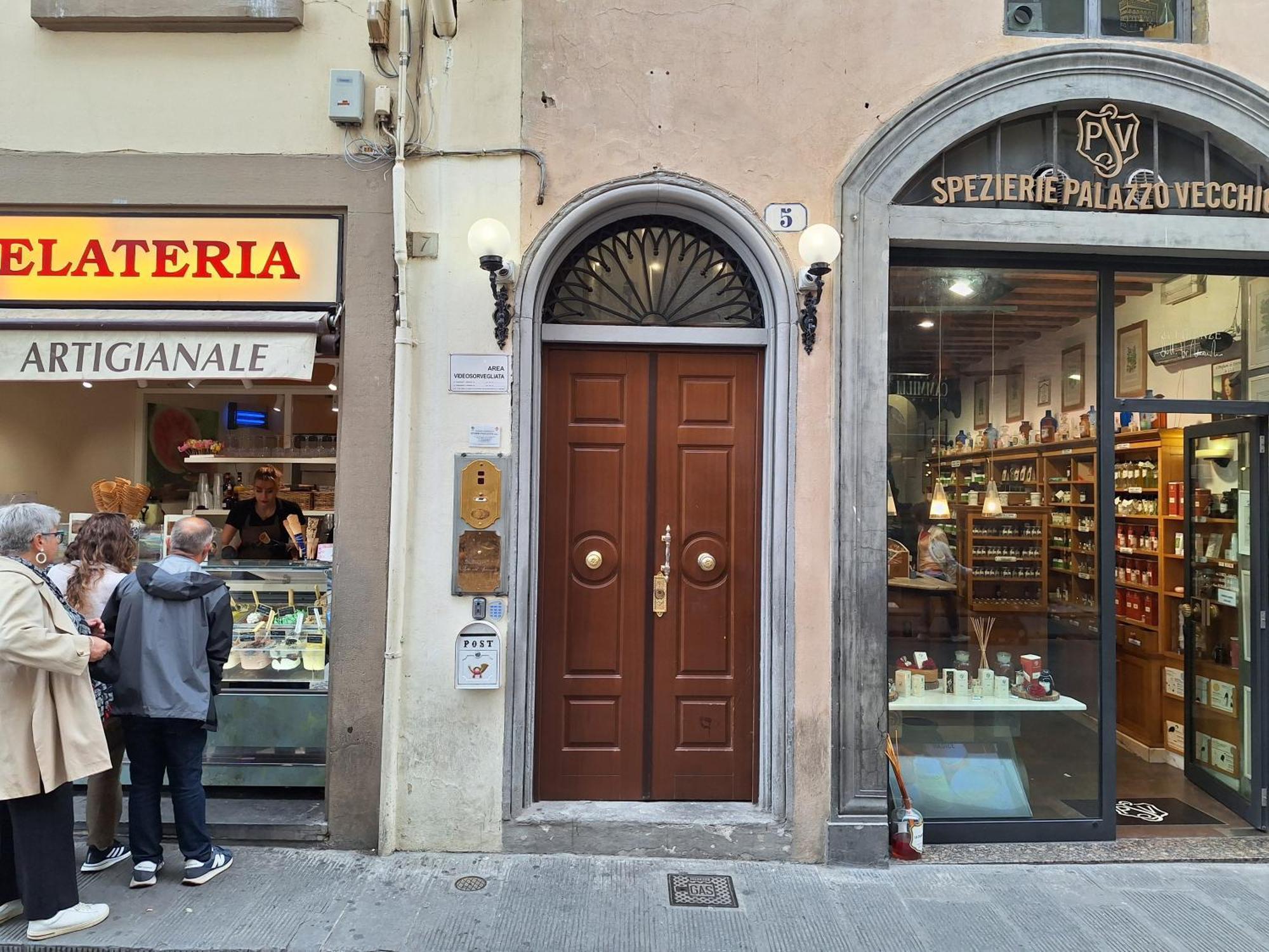 Mamo Florence - Amalia Piazza Signoria Apartment Экстерьер фото